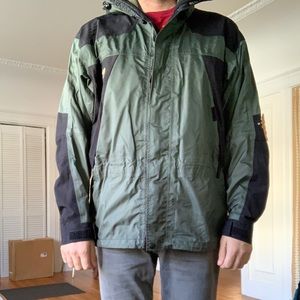 Mountain Hardwear Heavy Raincoat